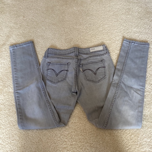 Levi's Denim - 🎉Host Pick🎉 Levi’s Demi Curve Low Rise Skinny in Size 0/24